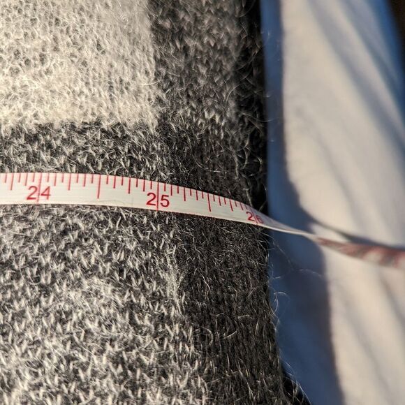 𝅺BANANA REPUBLIC Buffalo Check Black & White Wool Sweater/Cape Cardigan S… - Picture 9 of 12